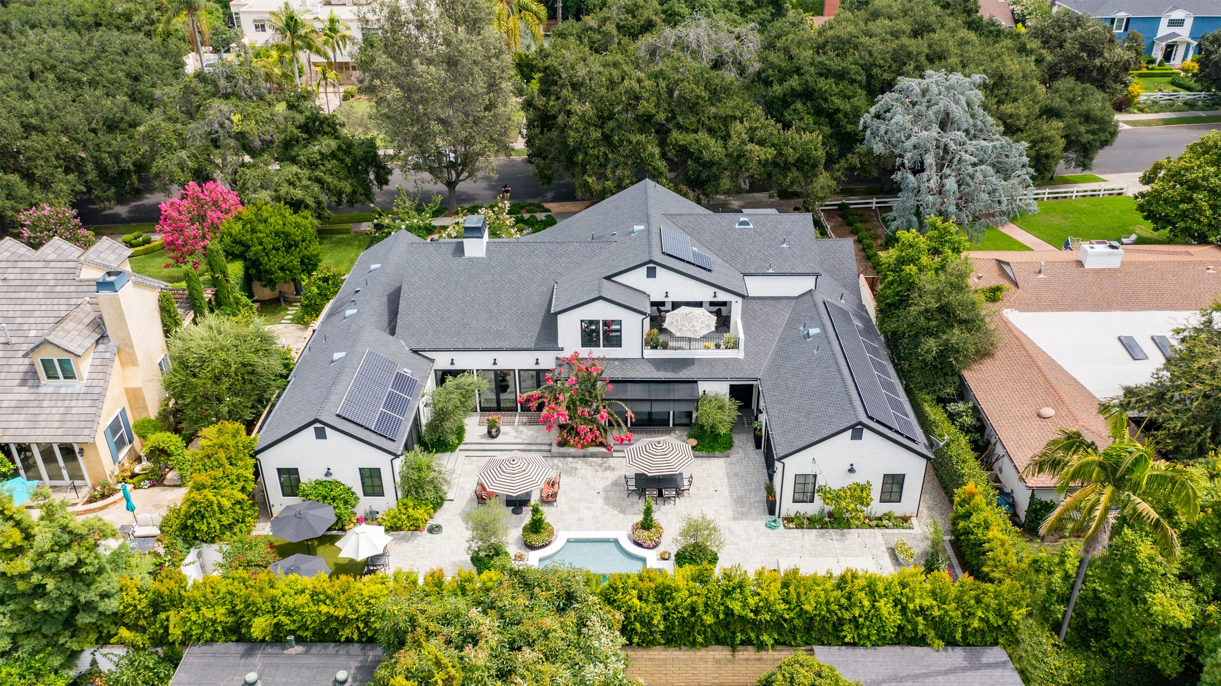 Custom, Modern, American Craftsman 5,550 sq ft New Build in Floral Park, California